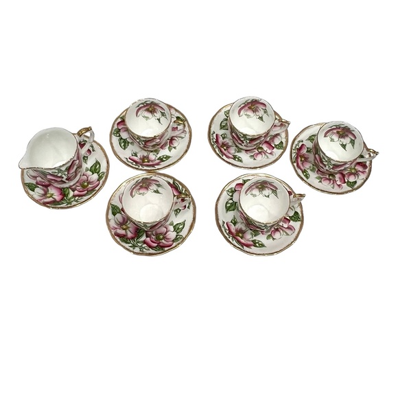 QUEEN ANNE MAGNOLIA BONE CHINA SET OF 5 CUPS & SAUCERS & 1 CREAMER WITH SAUCER - Picture 12 of 16